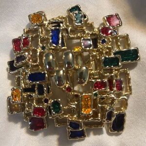 Vintage MCM goldtone layered gemstone brooch